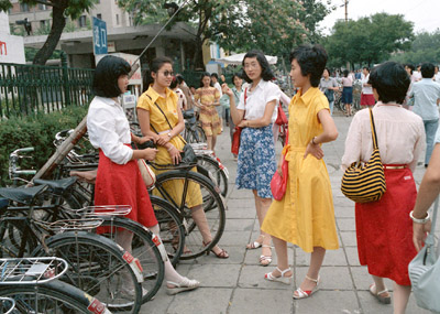 改革开放三十年:中国人走过衣路潮流